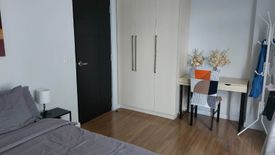 Fully Furnished 2BR with Balcony for Rent in Solstice Tower Makati02