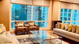Fully Furnished and Modernly Interior 3BR unit with Den in One Roxas Triangle02