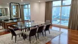 "Good Deal: 3 bedroom unit in  One Roxas Triangle, Makati City"02