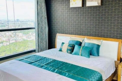 "Good Deal: 2 bedroom unit in  Shang Salcedo Place, Makati City"01