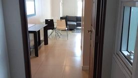 Newly renovated 2BEDROOM Unit at Two Serendra RED OAK Building02