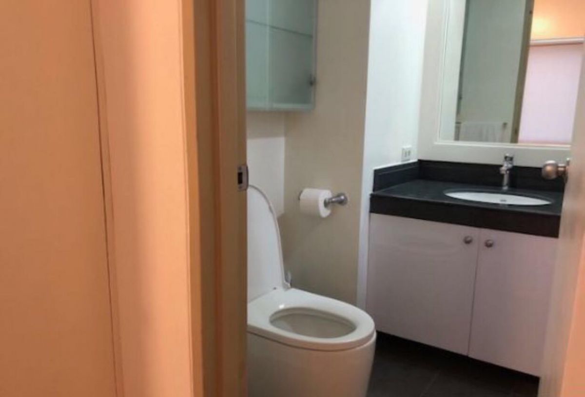 Spacious One Legazpi Park (OLP) 1BR Rent in Makati CBD Greenbelt Legazpi Village03