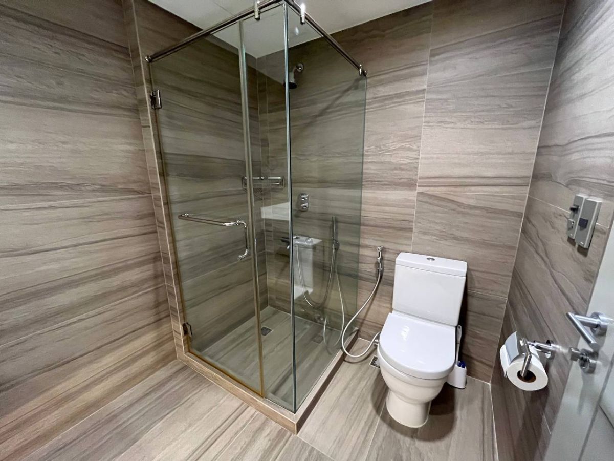 "Renovated 3 Bedroom Condominium for Rent at One Roxas Triangle, Makati"04