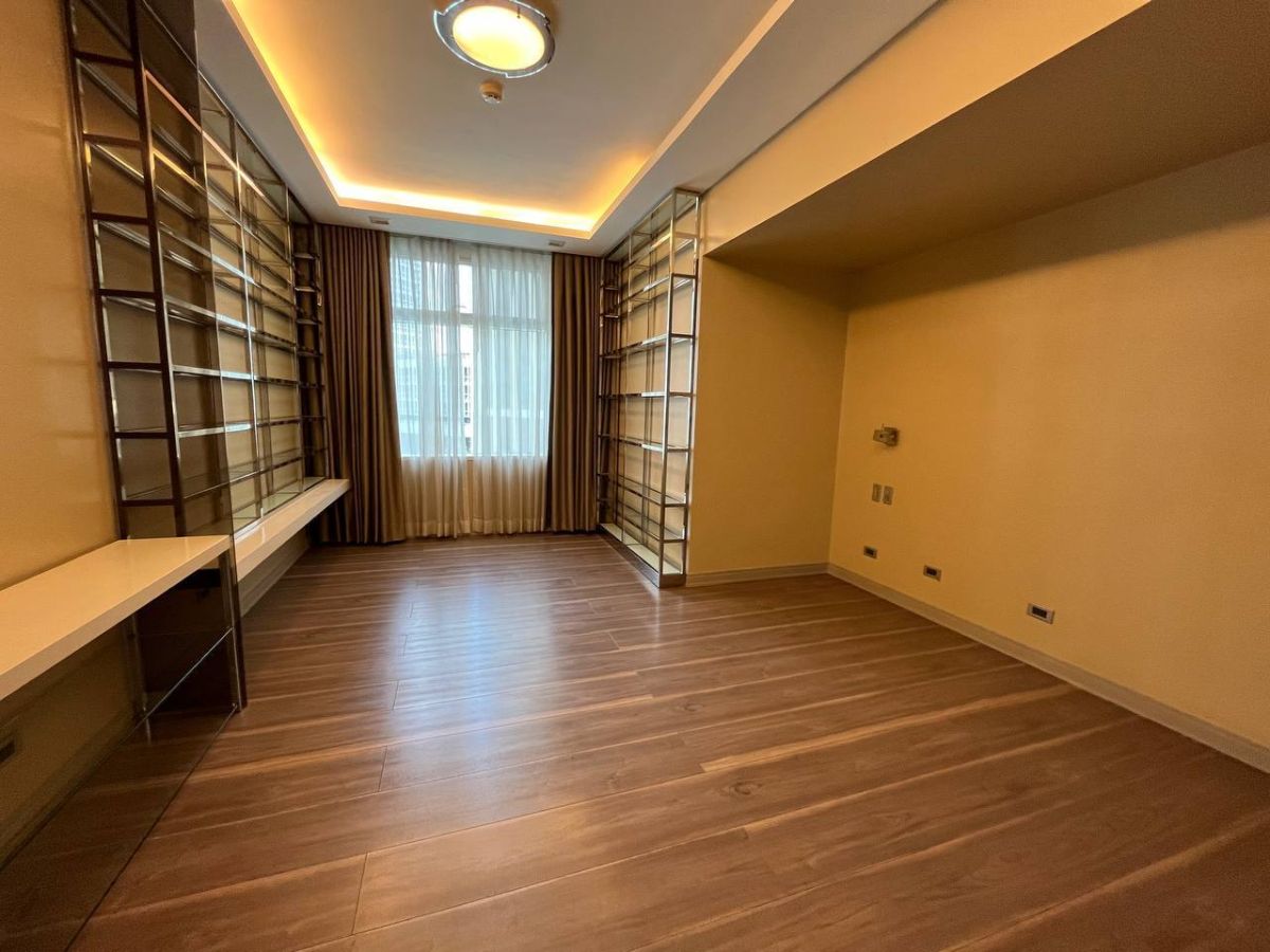 "Renovated 3 Bedroom Condominium for Rent at One Roxas Triangle, Makati"06
