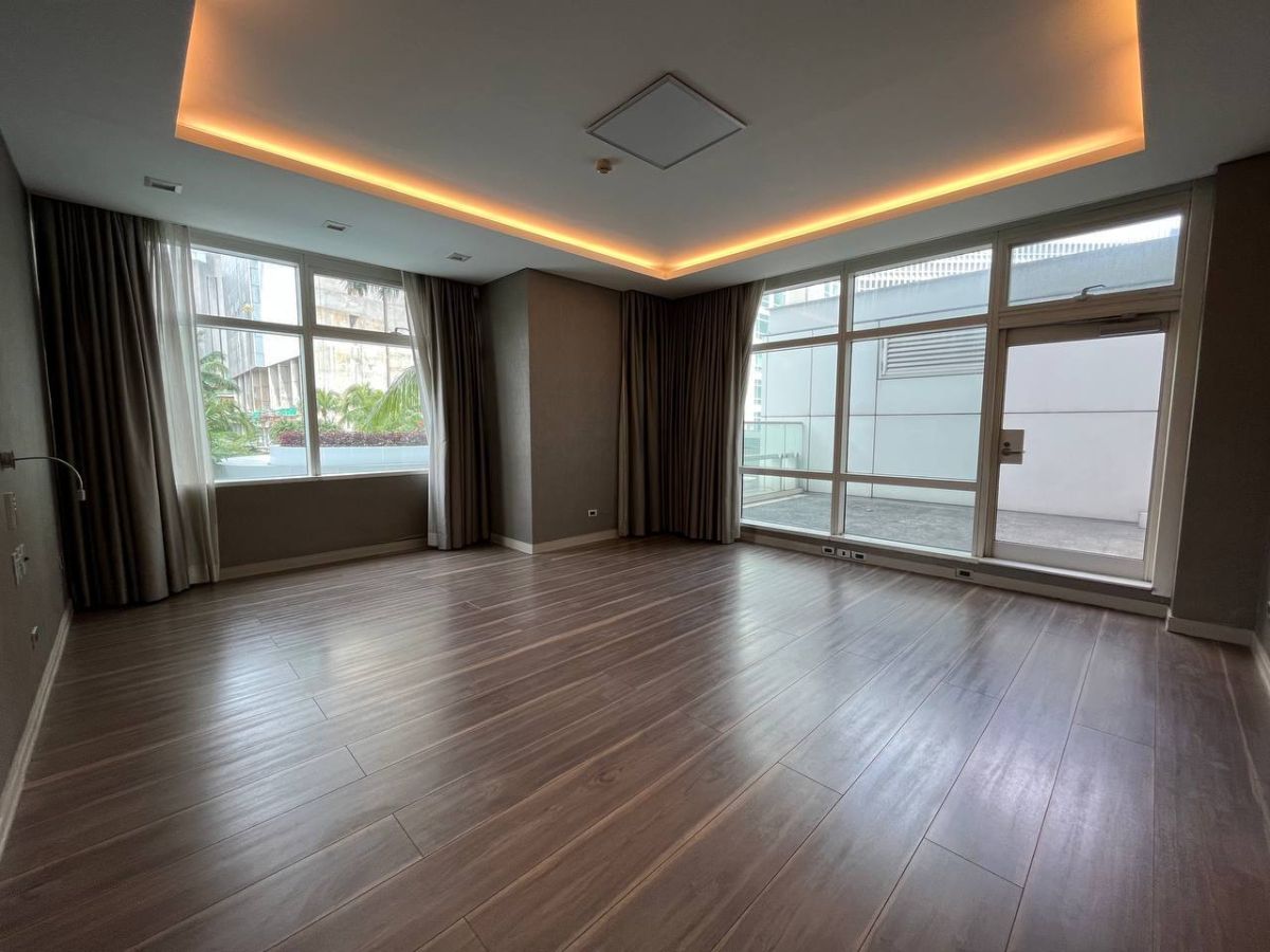 "Renovated 3 Bedroom Condominium for Rent at One Roxas Triangle, Makati"09