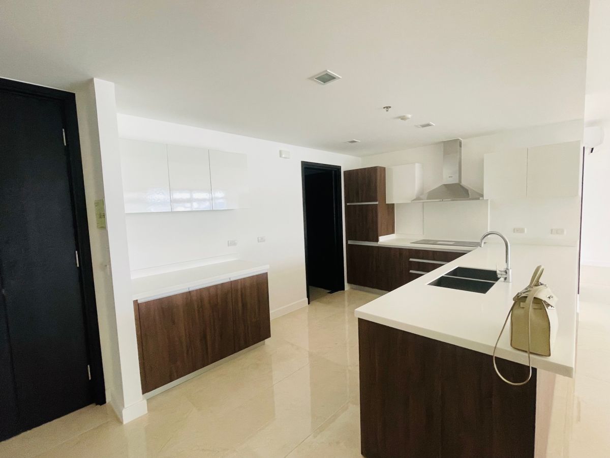 "East Gallery Place: 3BR  242 sqm, Semi-Furnished, 2 parkg, P250,000/mo."07