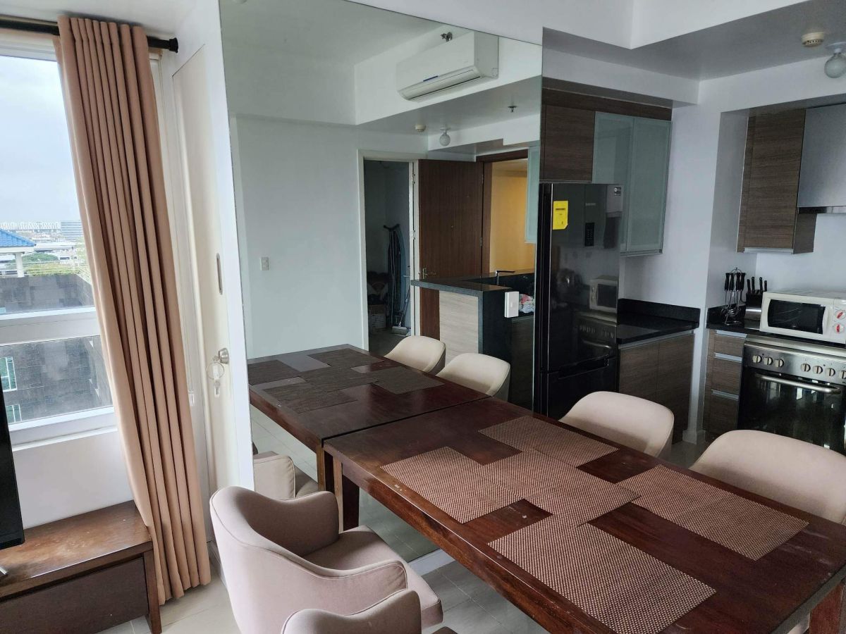 "2 Bedroom Condo Unit For Rent in Madrigal Business Park, Alabang, Muntinlupa"04