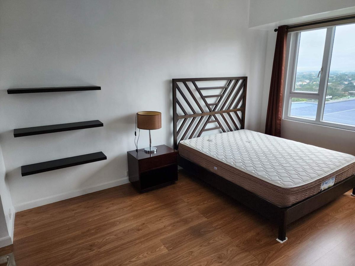 "2 Bedroom Condo Unit For Rent in Madrigal Business Park, Alabang, Muntinlupa"07