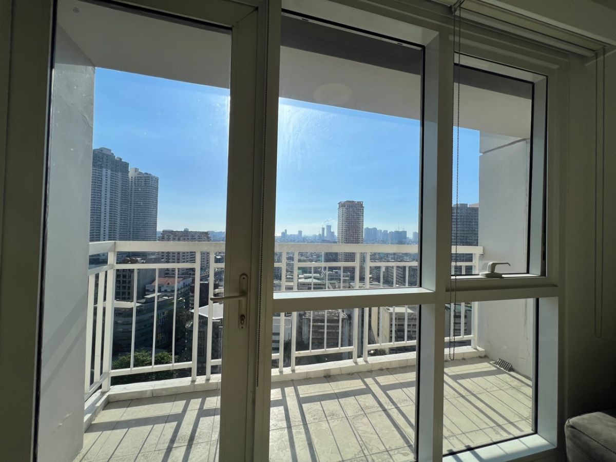 "Senta: Legazpi Street: 2BR  80 sqm, Furnished, 1 parking, P90,000/month"04