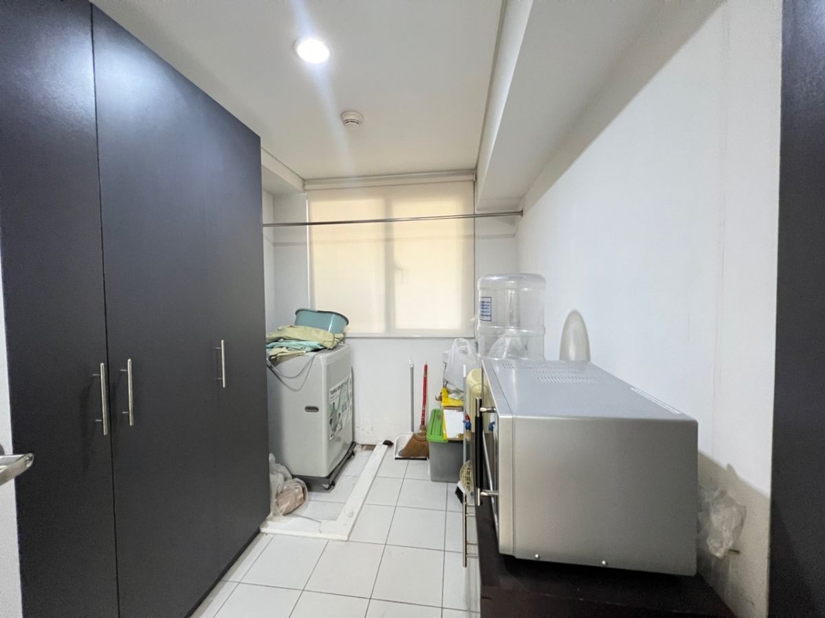 "Senta: Legazpi Street: 2BR  80 sqm, Furnished, 1 parking, P90,000/month"05