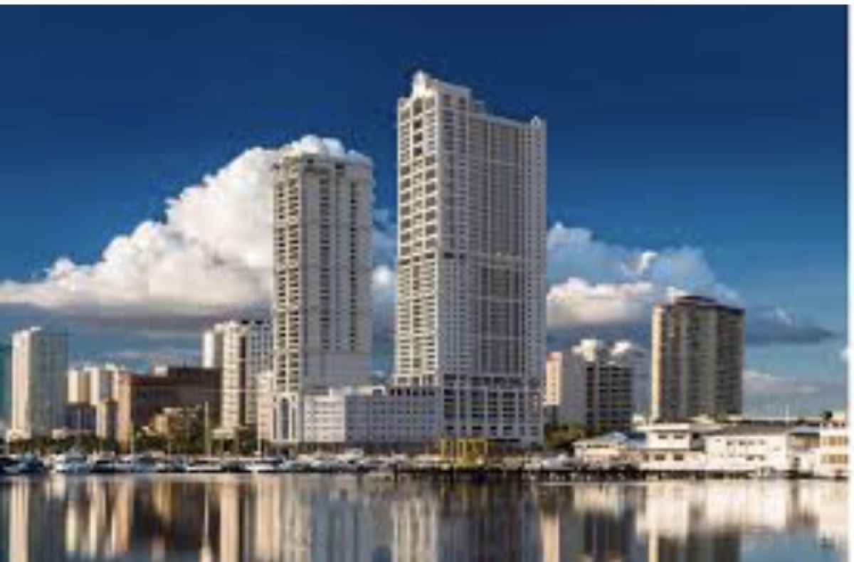 "Manila Bay Luxury Condotel for rent in Admiral Baysuites, Malate, Manila"03