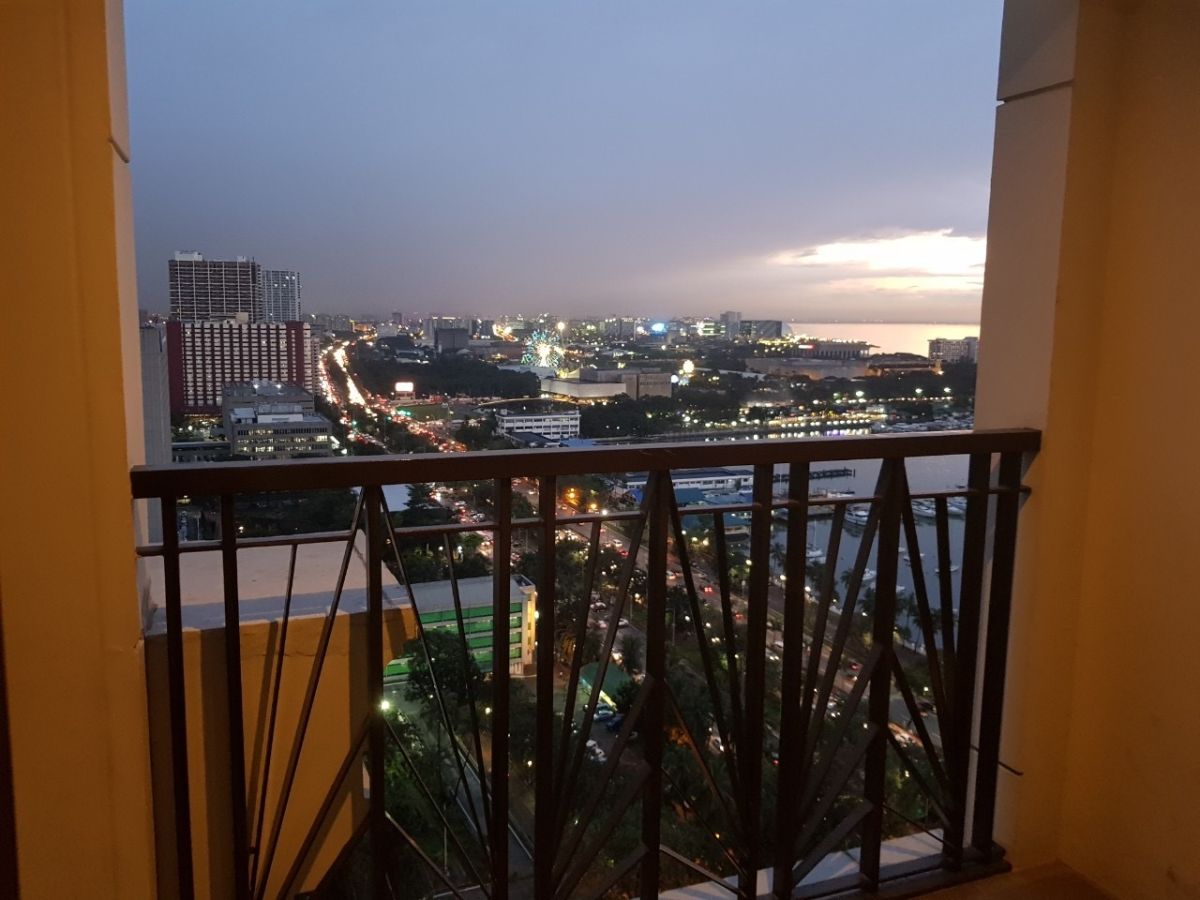 "Manila Bay Luxury Condotel for rent in Admiral Baysuites, Malate, Manila"04