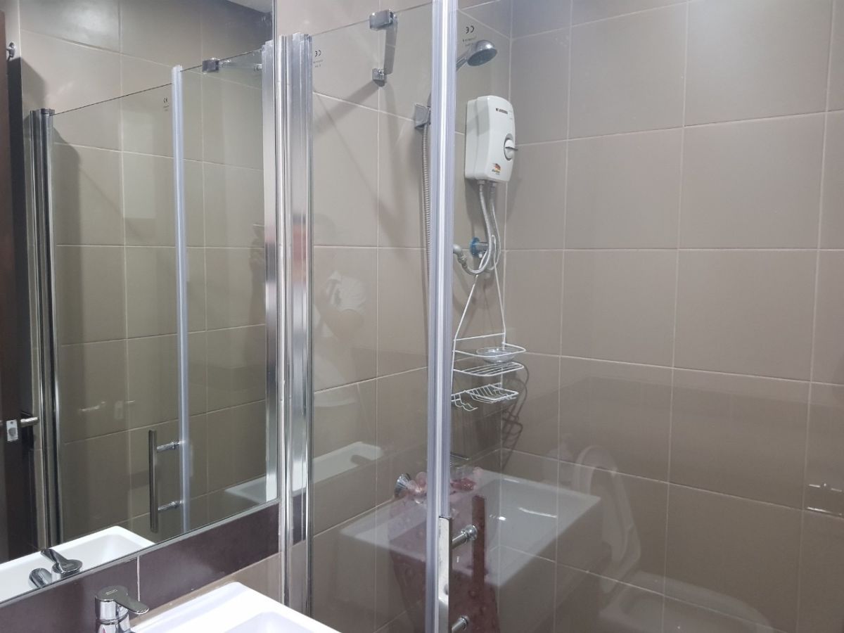 "Manila Bay Luxury Condotel for rent in Admiral Baysuites, Malate, Manila"08