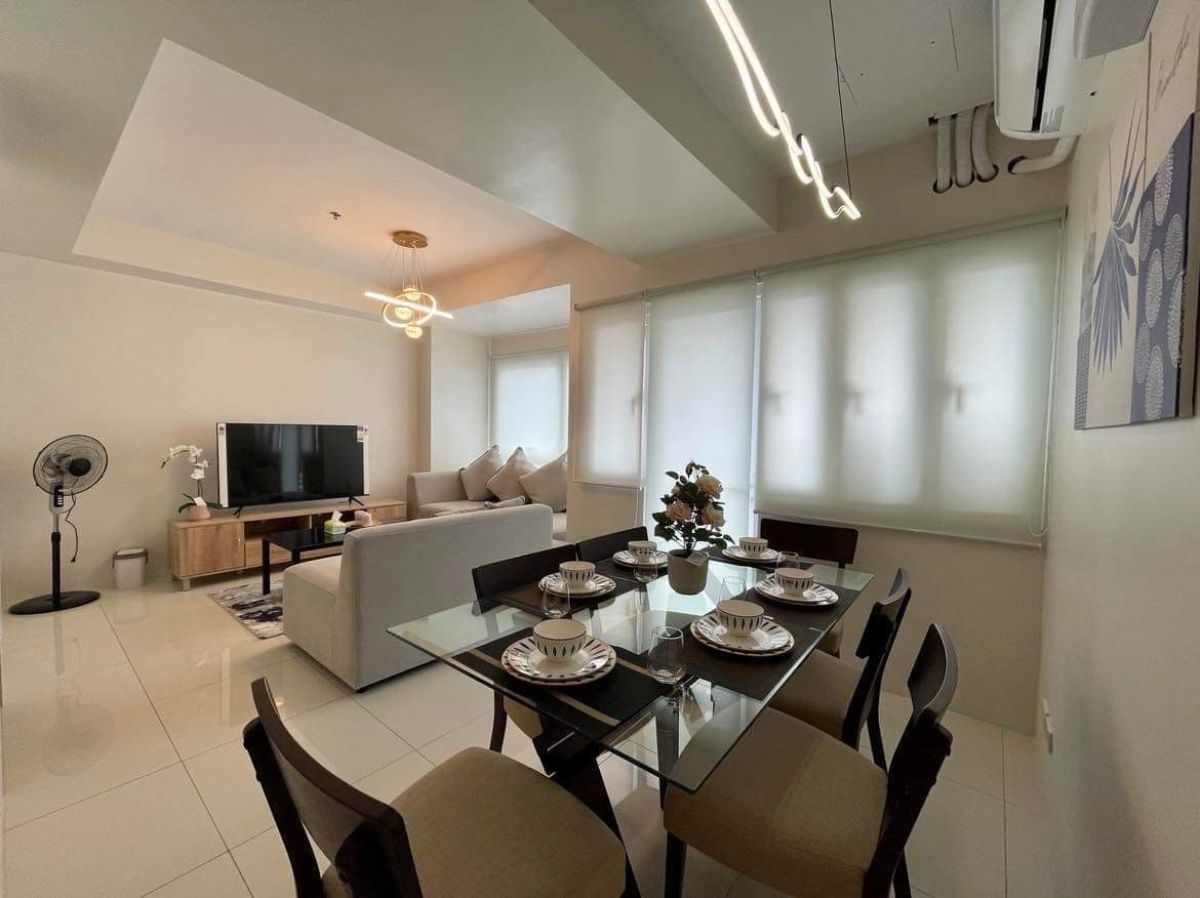3 Bedroom BGC Penthouse w parking. Brand New. Fully Furnished. 100k/month02