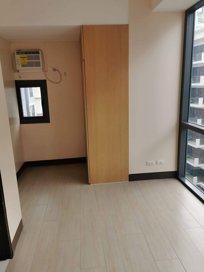 Viceroy Residences - 3BR Bare Unit Staff House in BGC good for 8 pax02