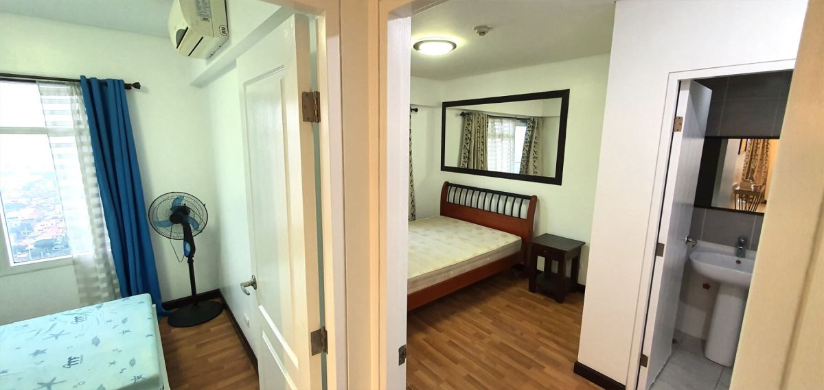 "For Lease: Lower penthouse at Two Serendra Aston Tower, BGC Taguig"03