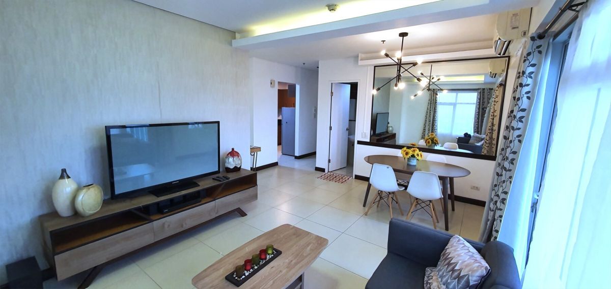 "For Lease: Lower penthouse at Two Serendra Aston Tower, BGC Taguig"04