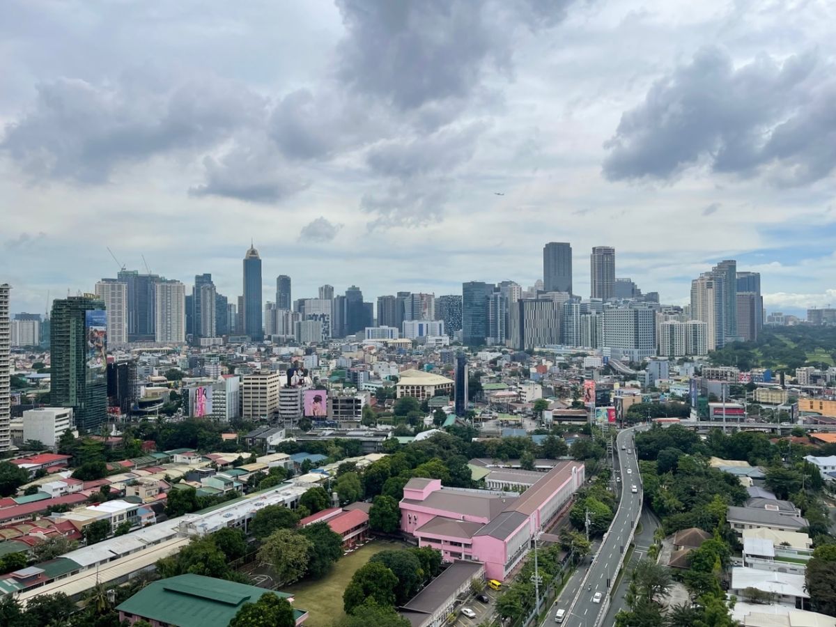 "One Rockwell East Tower: 3BR  127 sqm, Furnished, facing Bel Air, 2 Pkg"09