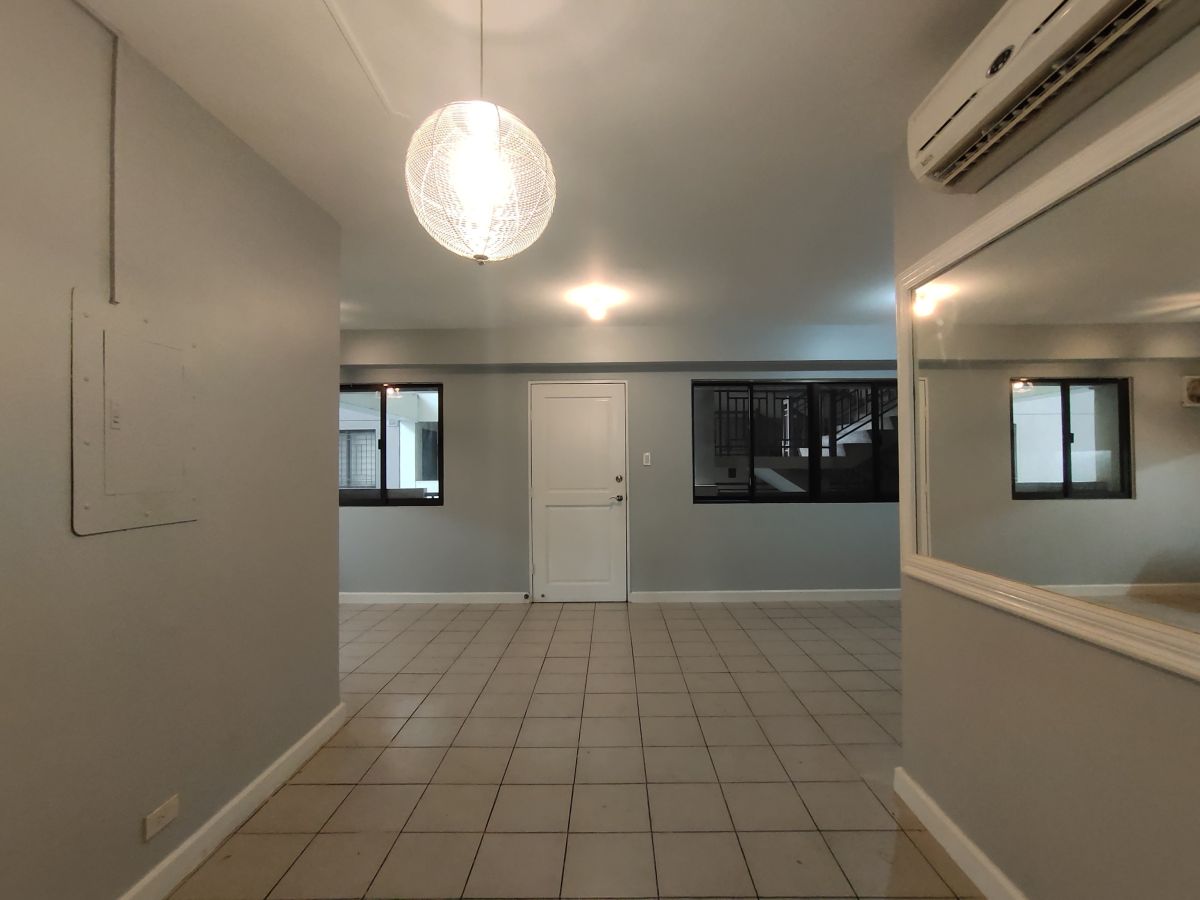 3 Bedroom Condo with Parking For Rent Riverfront Residences Pasig City09