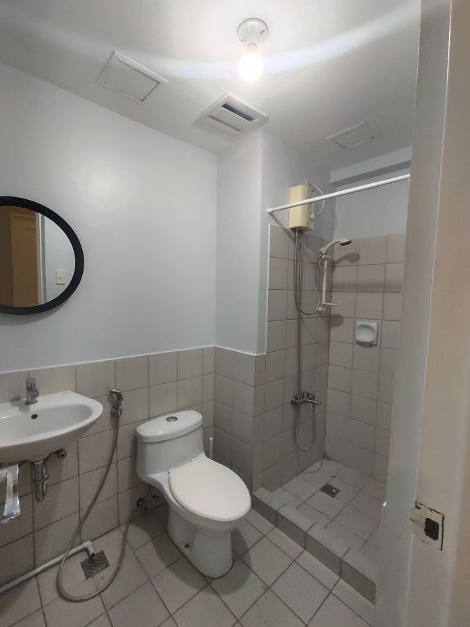 3 Bedroom Condo with Parking For Rent Riverfront Residences Pasig City10
