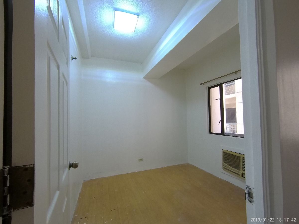 Studio/1-Bedroom Condo for Rent in One Orchard Road Eastwood City QC01