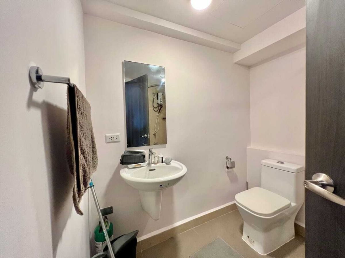 "The Rise by Shangri-la: Makati: 1BR Penthouse for Rent, 31.64m2, Fully Furnished"07