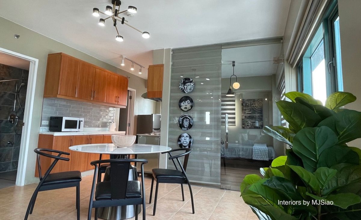 2 bedroom loft type with great views near St. Luke's BGC04
