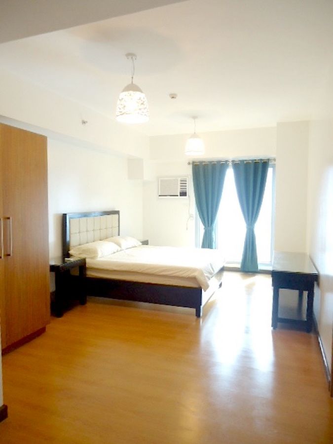 8 Adriatico 2BR unit for rent near Robinson Mall Padre Faura St Ermita Manila02