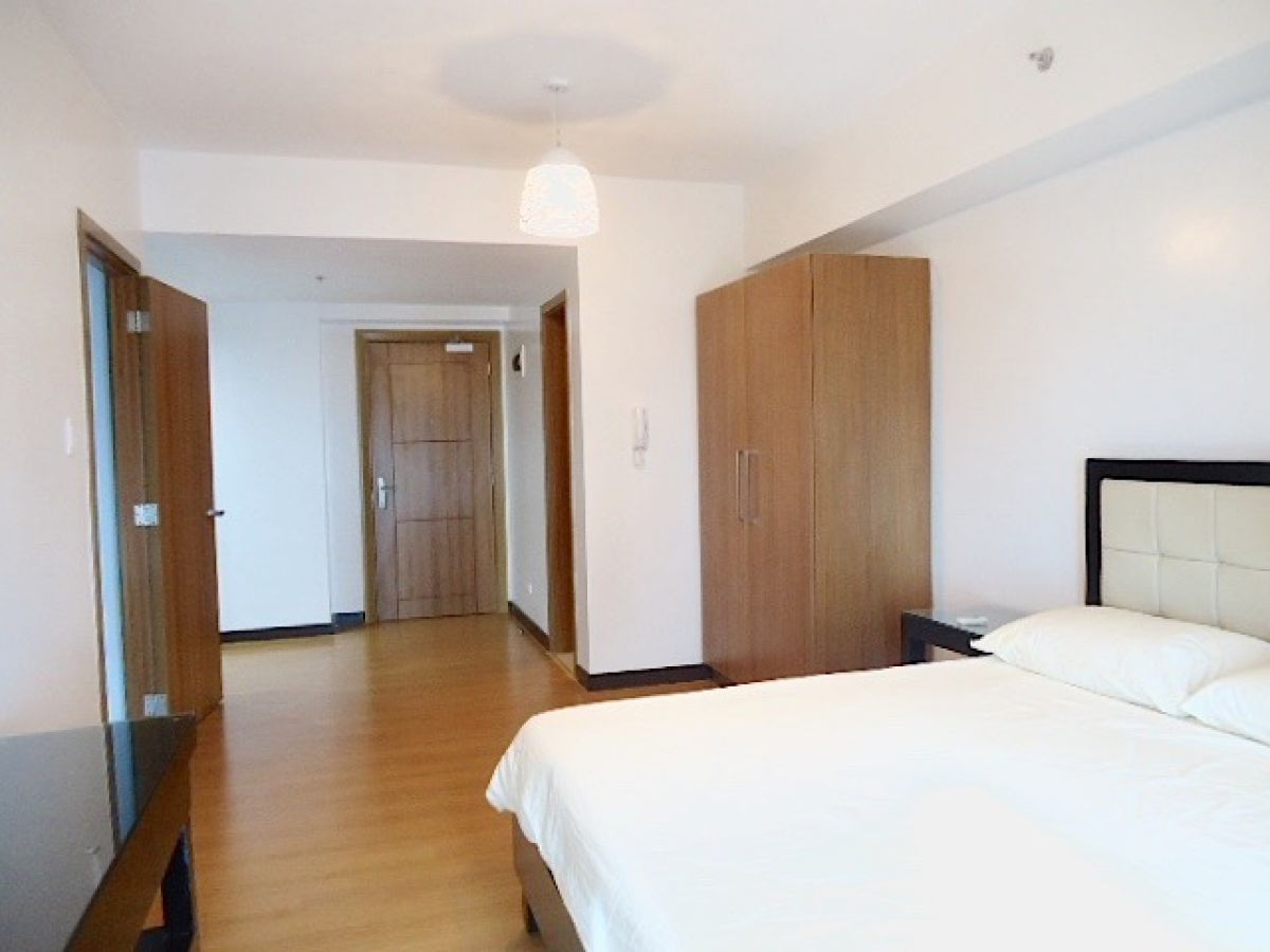 8 Adriatico 2BR unit for rent near Robinson Mall Padre Faura St Ermita Manila06
