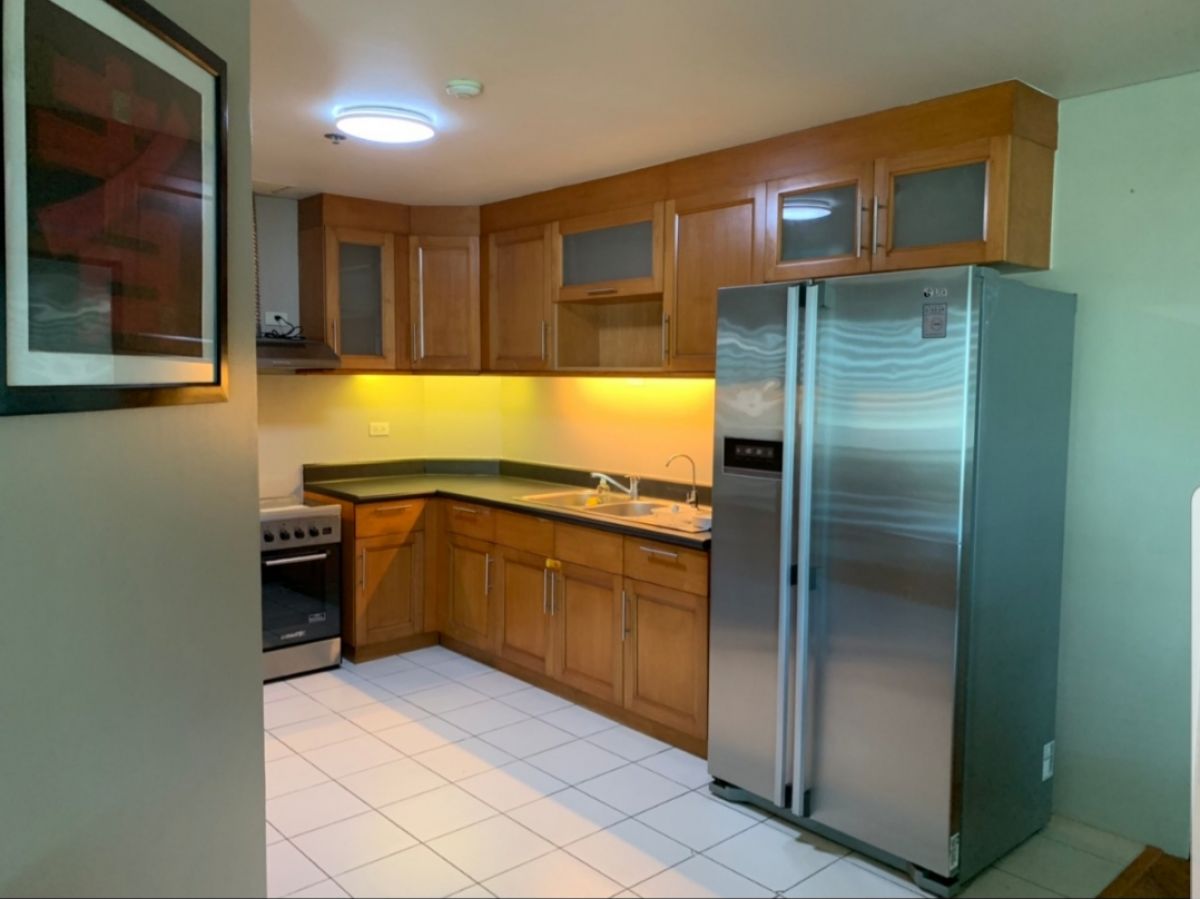 "Luxurious 2BR wtih Parking For Lease at Bonifacio Ridge, BGC"02