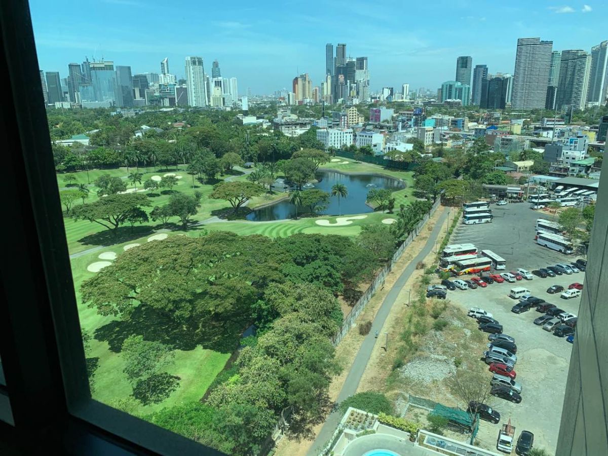 "Luxurious 2BR wtih Parking For Lease at Bonifacio Ridge, BGC"08