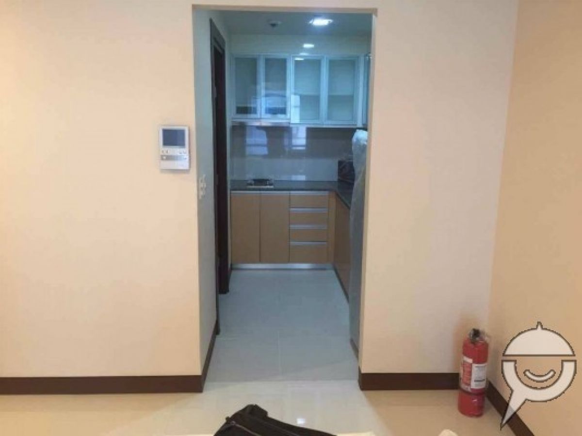 1 Bedroom with Parking Slot @ Two Central Makati02