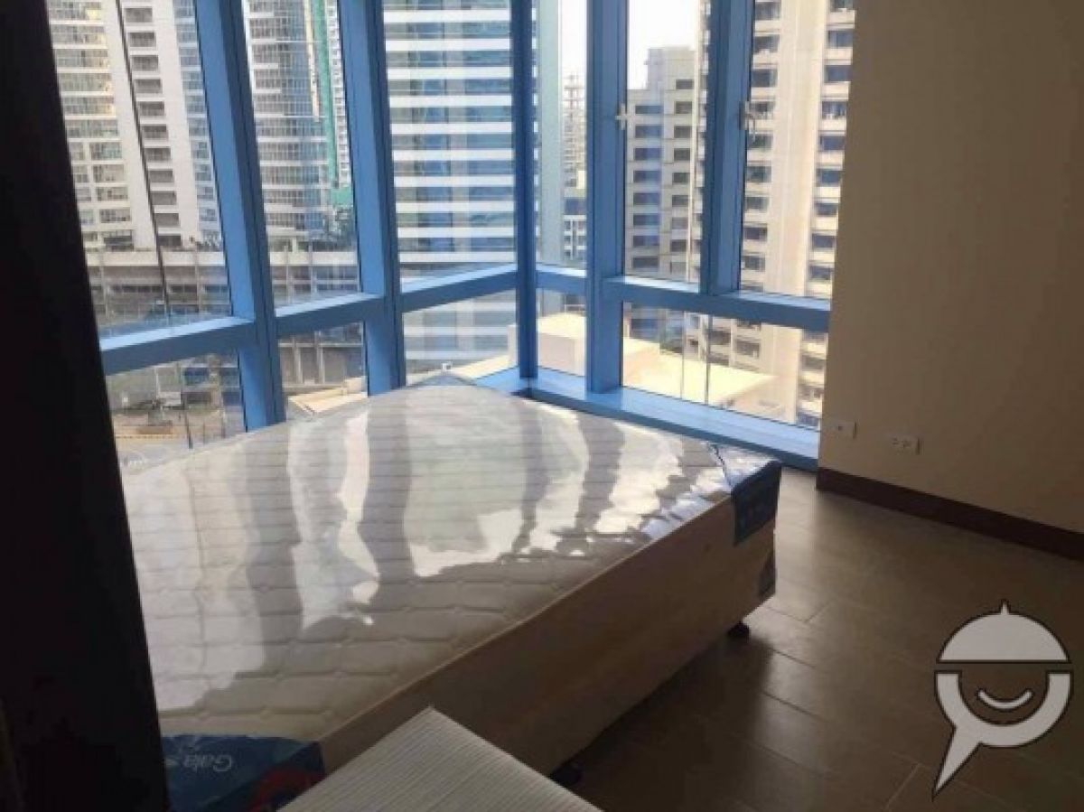 1 Bedroom with Parking Slot @ Two Central Makati06
