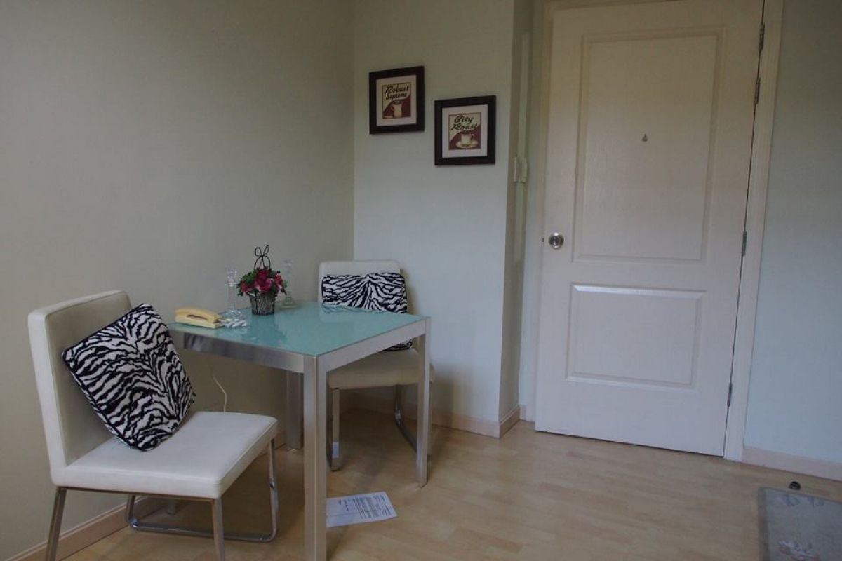 "Grand Soho, 1 Bedroom for Rent, 134 H. V. Dela Costa St., Salcedo Village, Makati, Bernadette Tud"05