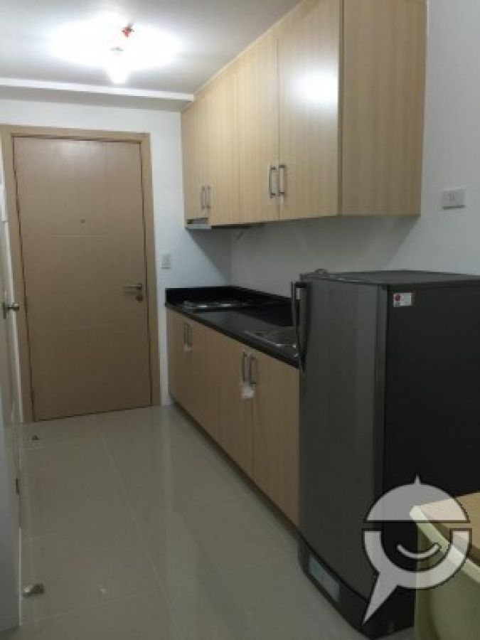 1 BR Fully Furnished Condo Unit in EDSA Mandaluyong for Rent05