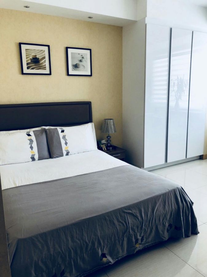 "Fully Furnished Studio Unit at Calyx Residences, Cebu Business Park"06
