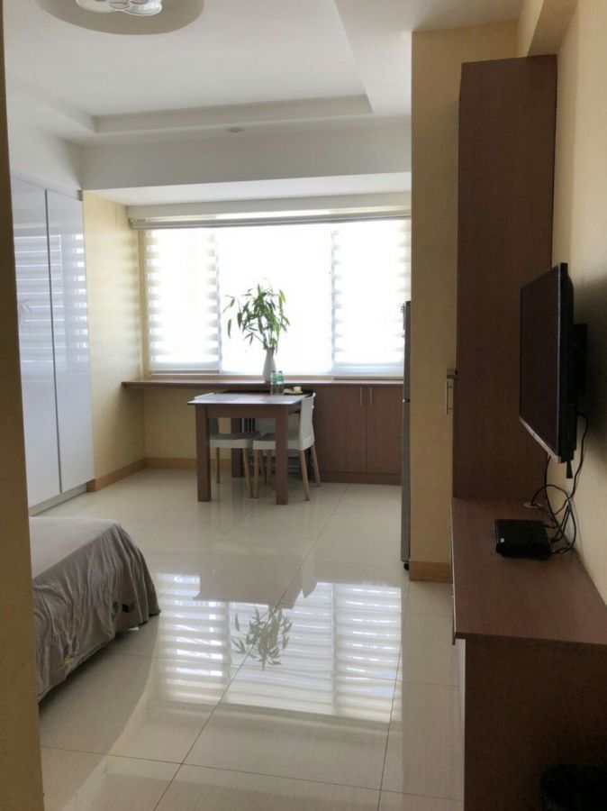 "Fully Furnished Studio Unit at Calyx Residences, Cebu Business Park"08