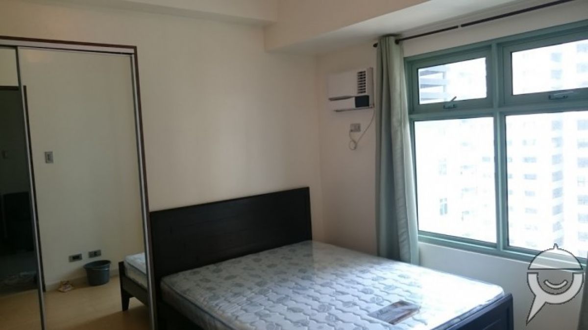 "Semi Furnished, 2 Bedroom Condo Unit For Rent in Magnolia Residences"06