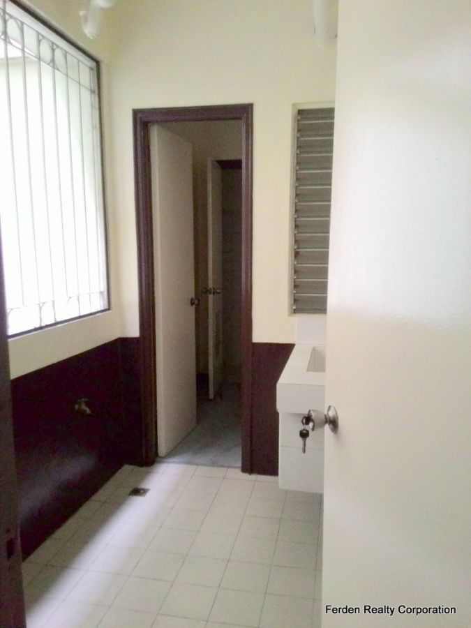 Spacious 2 Bedroom Condominium for Rent in Pasig City07