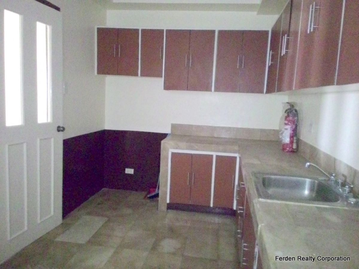 Spacious 2 Bedroom Condominium for Rent in Pasig City08