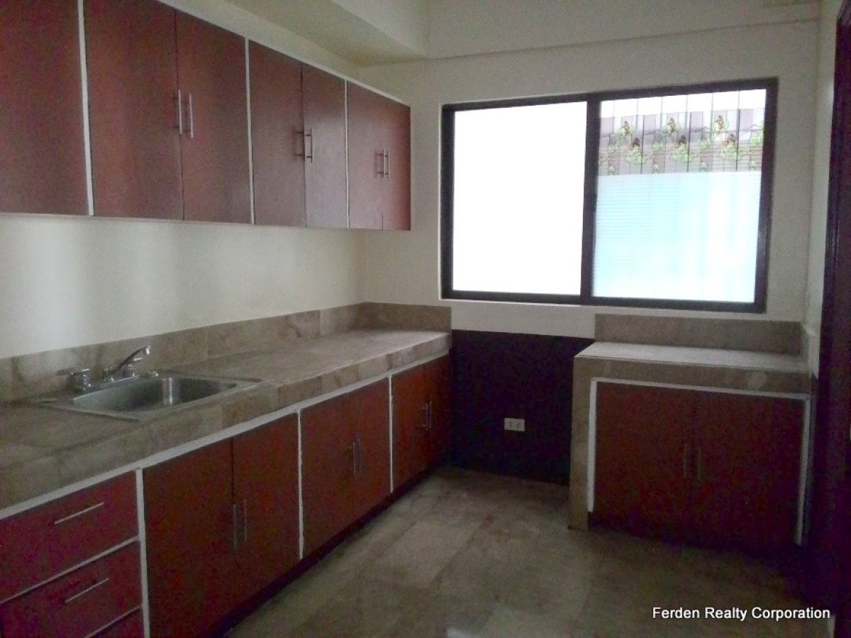 Spacious 2 Bedroom Condominium for Rent in Pasig City09