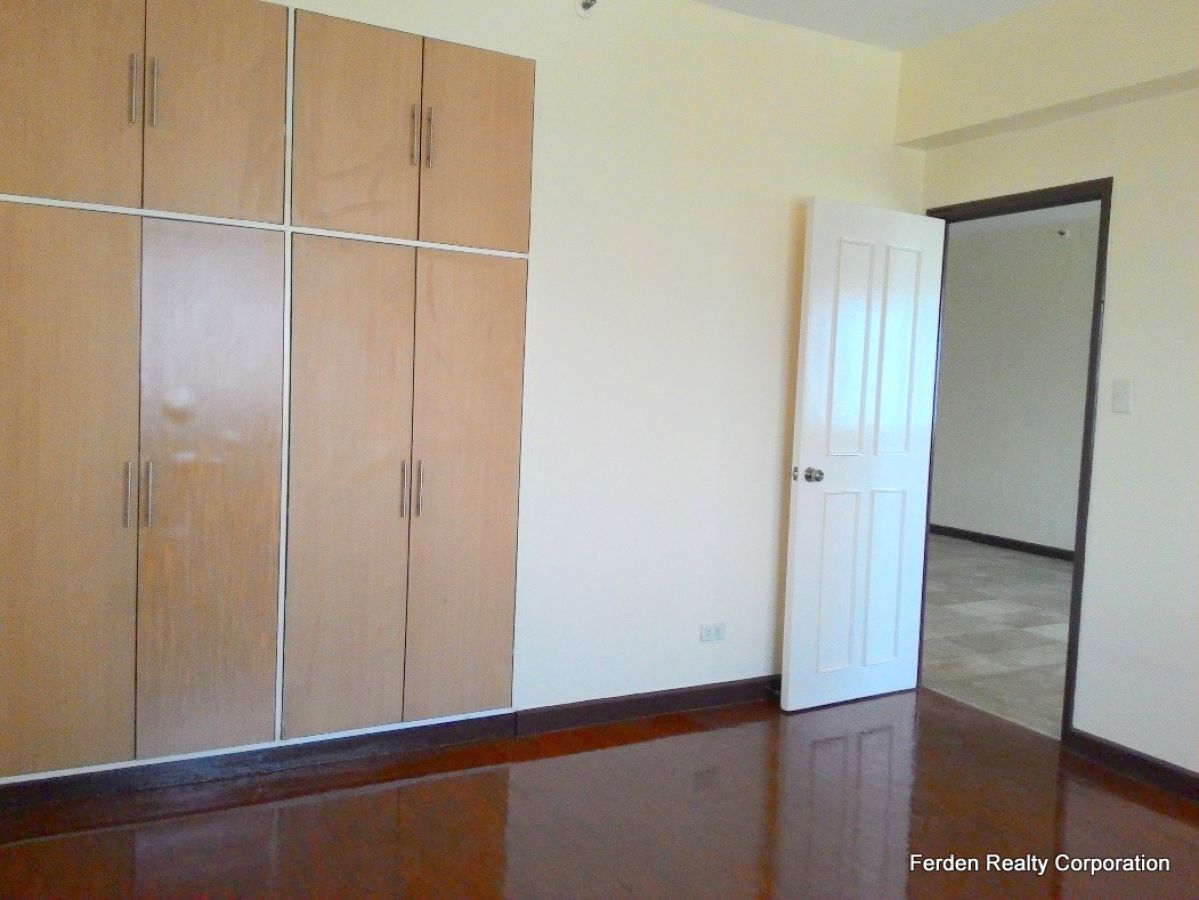 Spacious 2 Bedroom Condominium for Rent in Pasig City10
