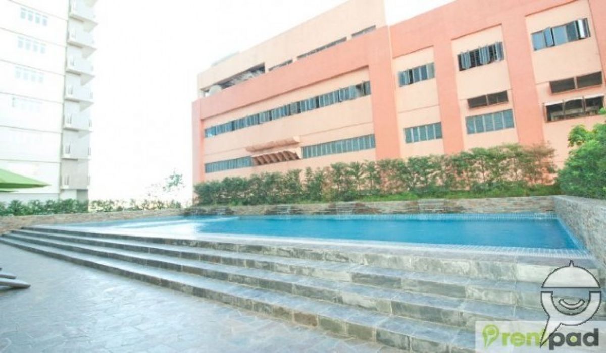 Newly Fully Furnished 1 BR Condo with Balcony in Makati04