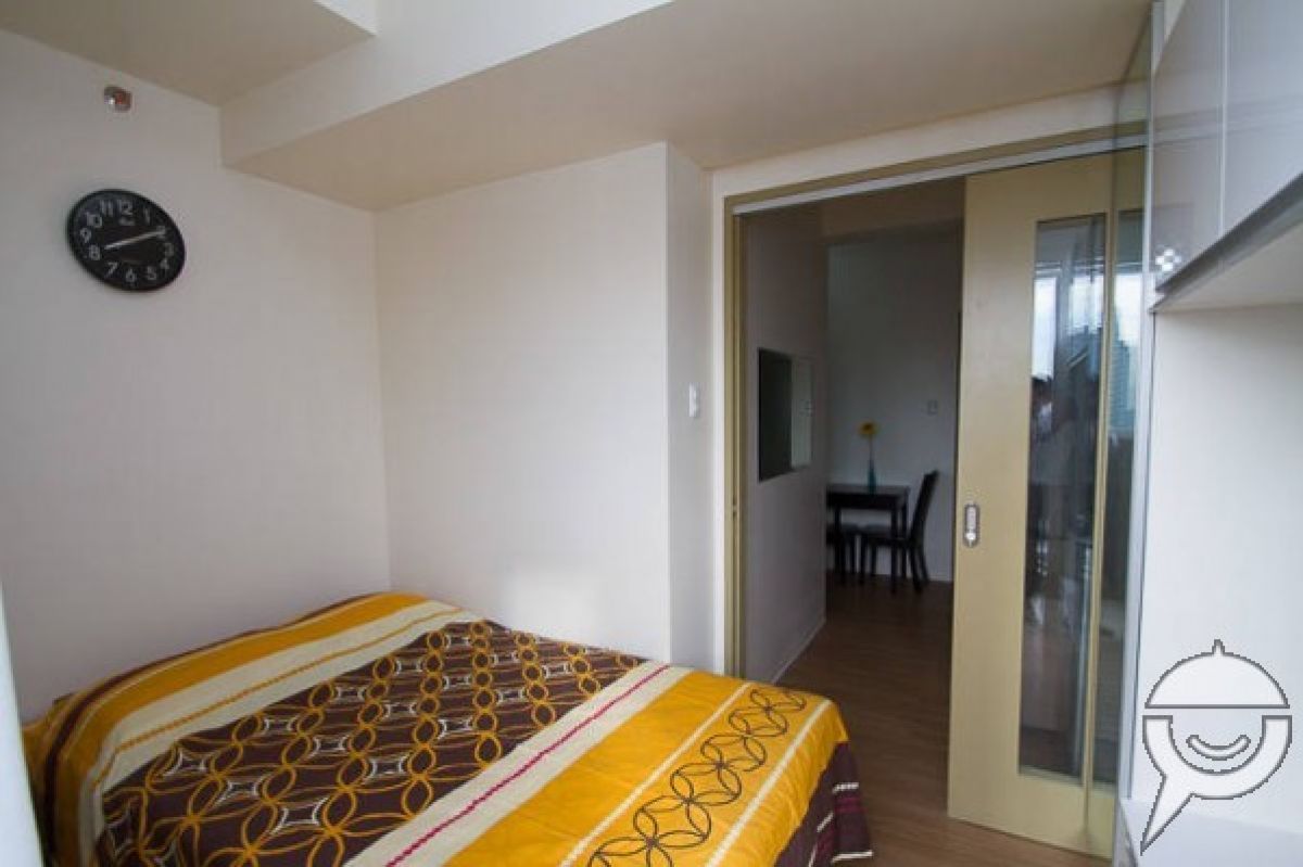 Newly Fully Furnished 1 BR Condo with Balcony in Makati09