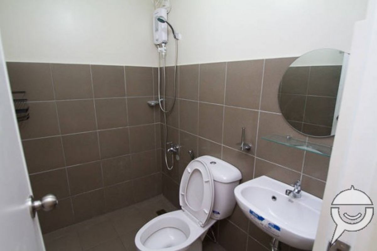 Newly Fully Furnished 1 BR Condo with Balcony in Makati10