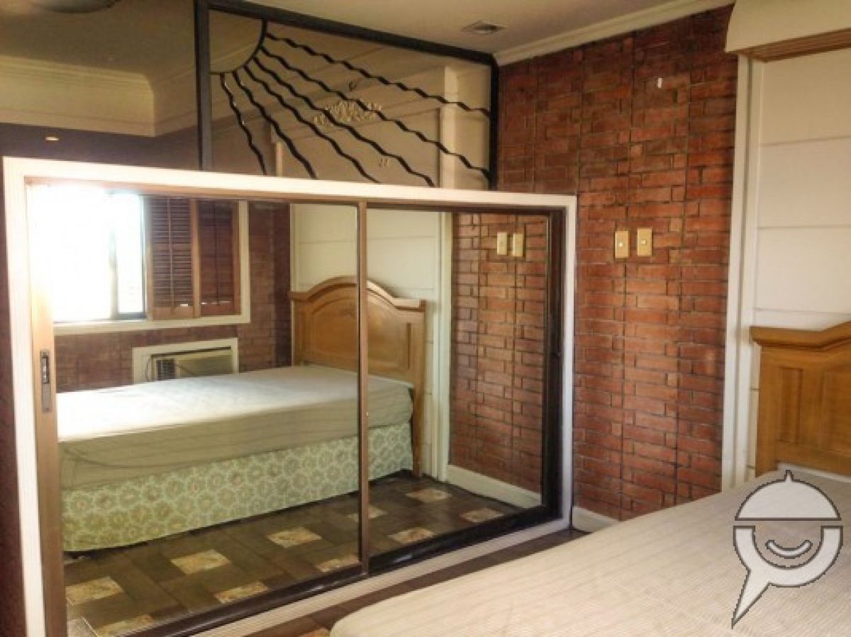 "Semi Furnished Condo with Parking near ABS-CBN, GMA 7"03