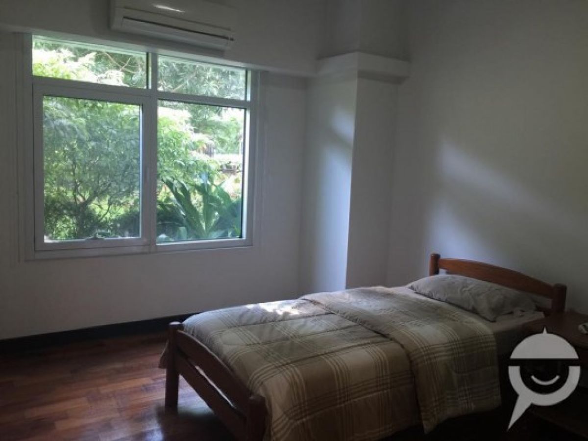 For lease 3 bedrooms at one serendra02