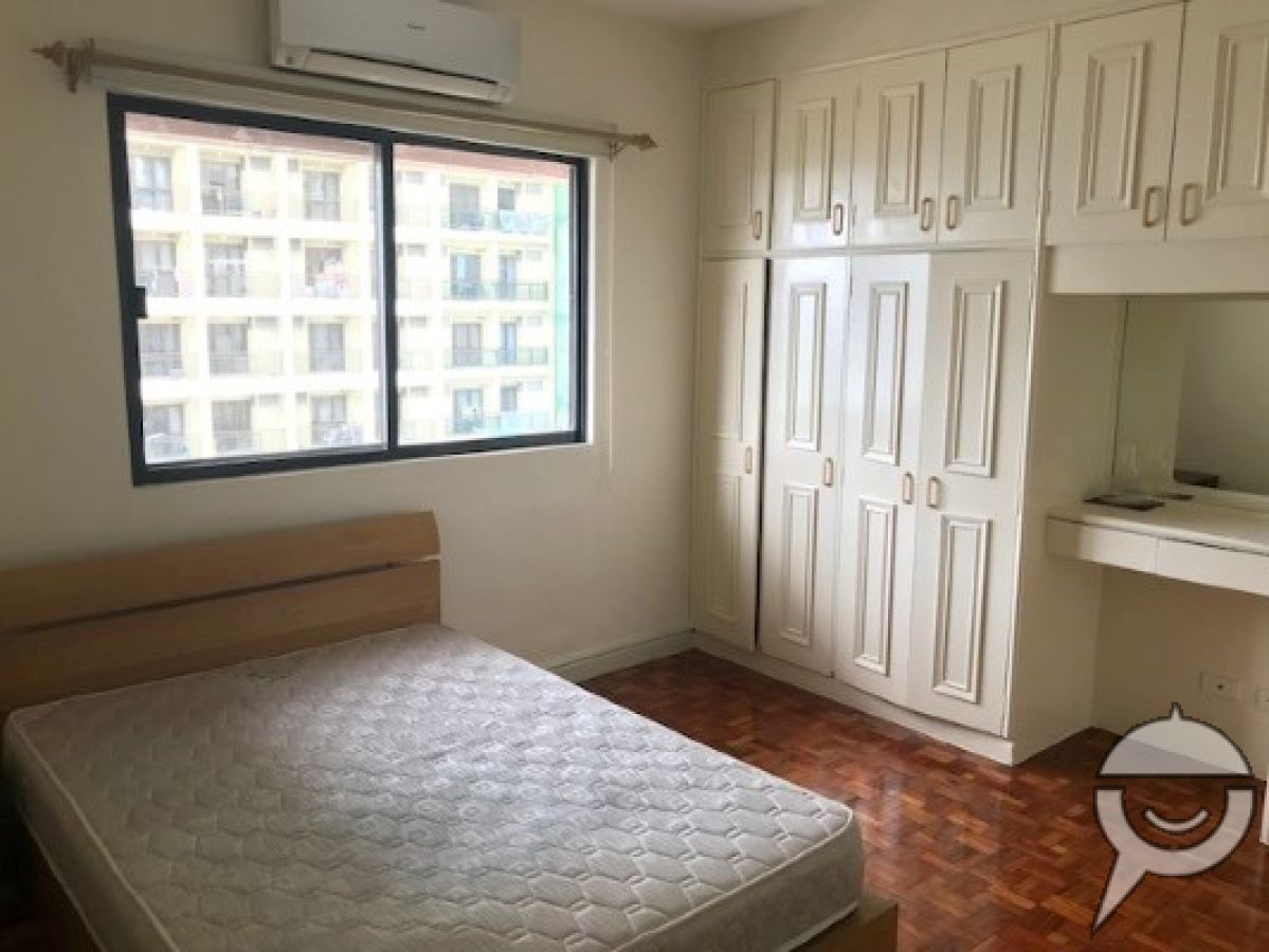 Rent 3 Bdrm Furnished Condo - Makati  (Spacious - 150 sq m)05