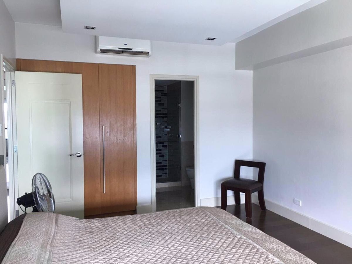 2 Bedroom for Lease in Edades Rockwell Makati02