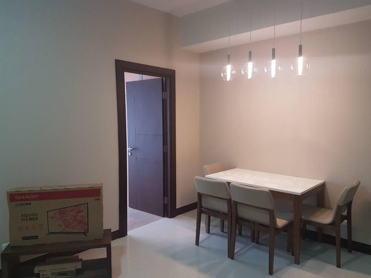 1 Bedroom Condo Unit For Rent in Three Central Makati Near PBCom05